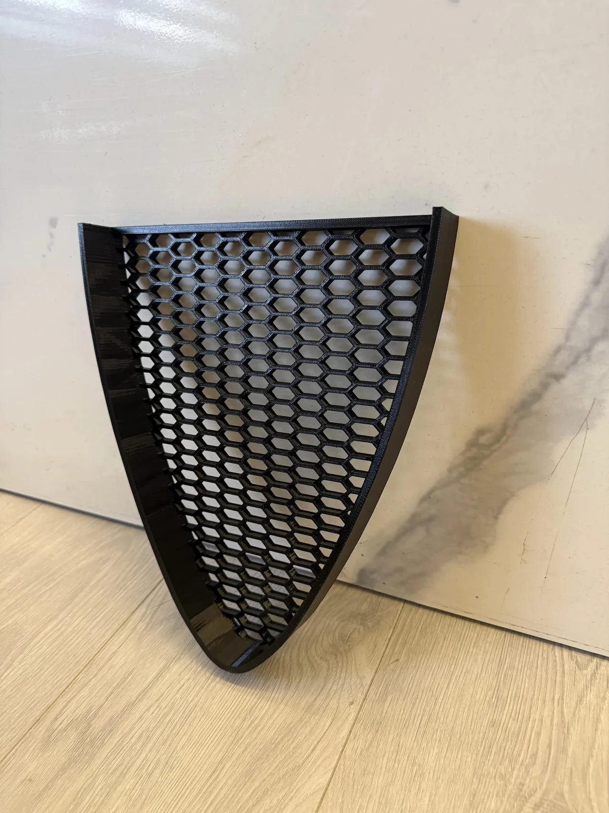 Honeycomb gril kompatibilan sa Alfa Romeo 147 Restyling