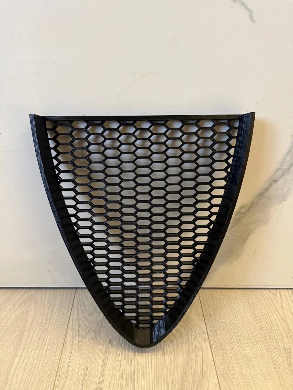 Honeycomb gril kompatibilan sa Alfa Romeo 147 Restyling - fotografija 2