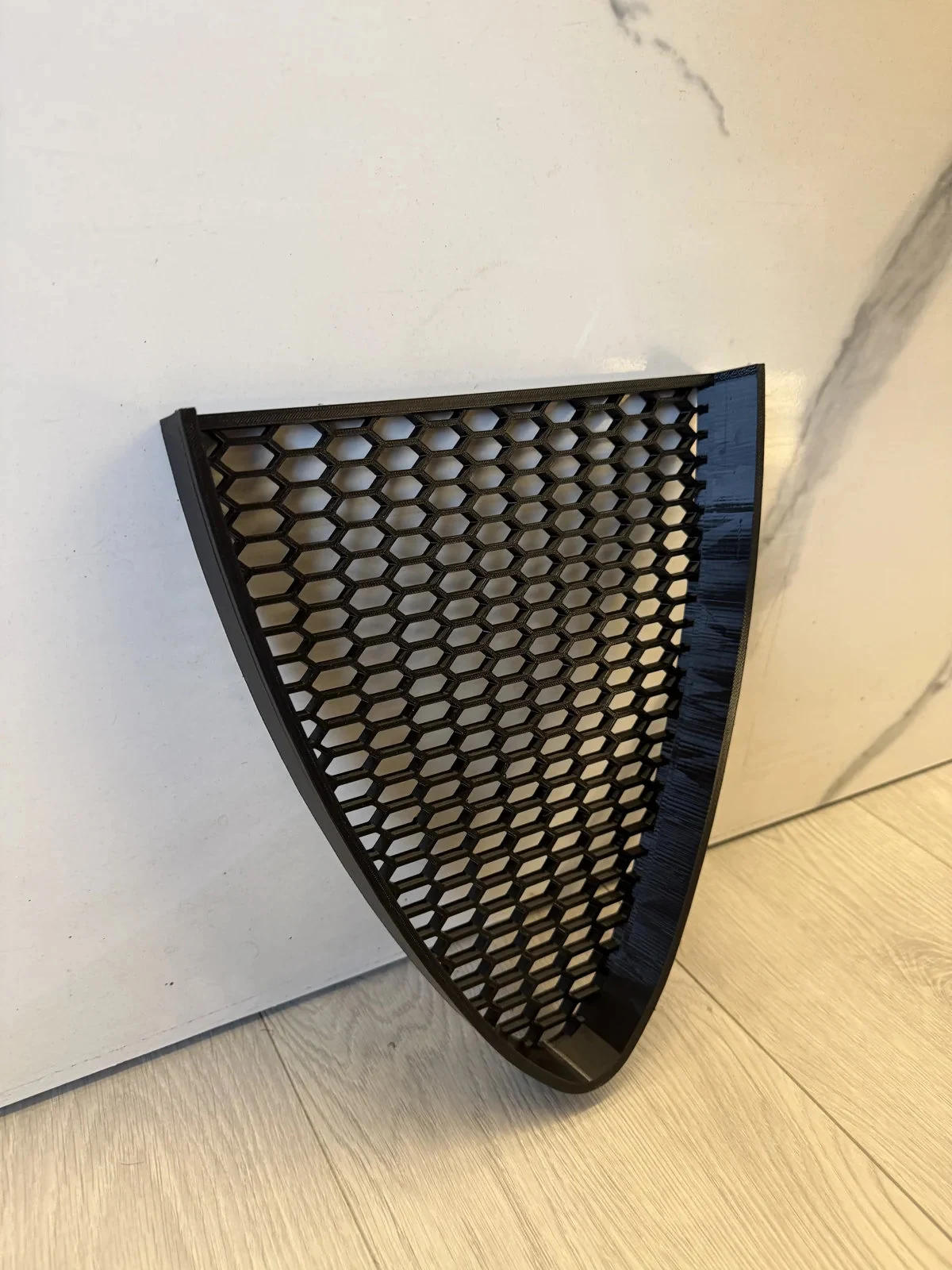 Honeycomb gril kompatibilan sa Alfa Romeo 147 Restyling - fotografija 3