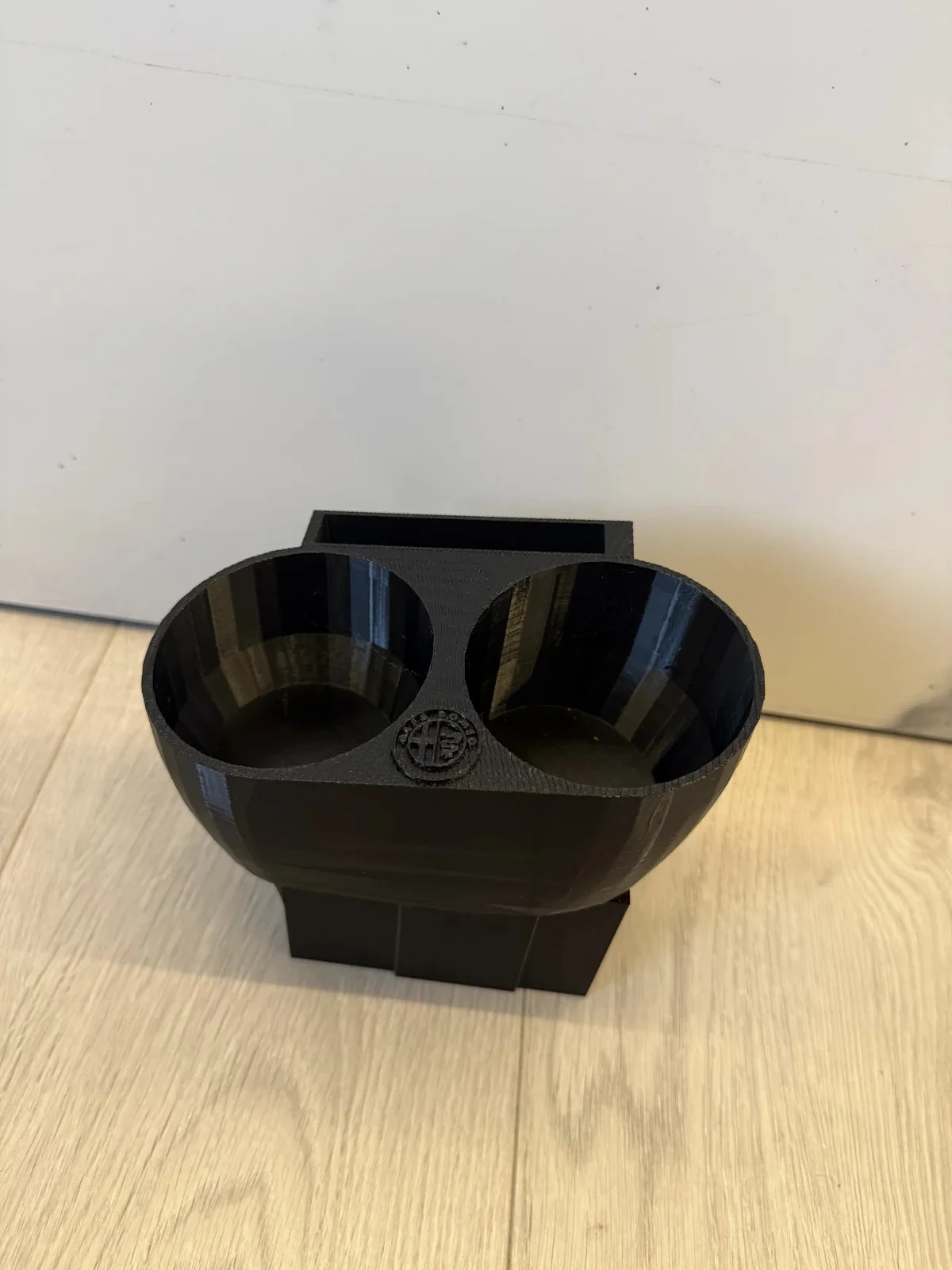 Cup holder kompatibilan sa Alfa Romeo 159 – prednji