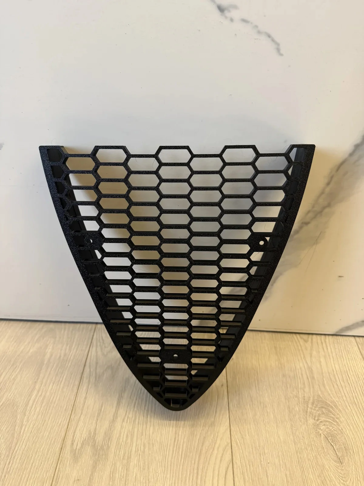 Honeycomb gril kompatibilan sa Alfa Romeo 159 - fotografija 3