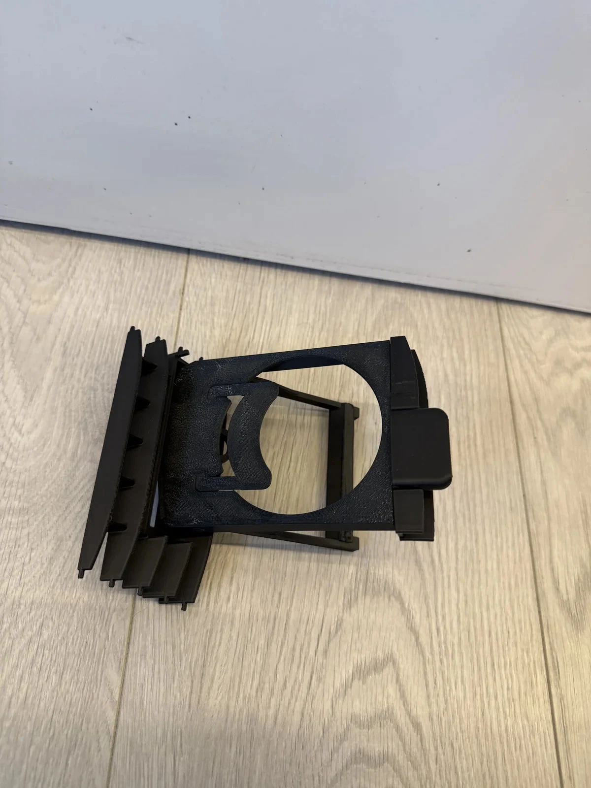 Cup holder kompatibilan sa BMW E90 – ventilacija - fotografija 2