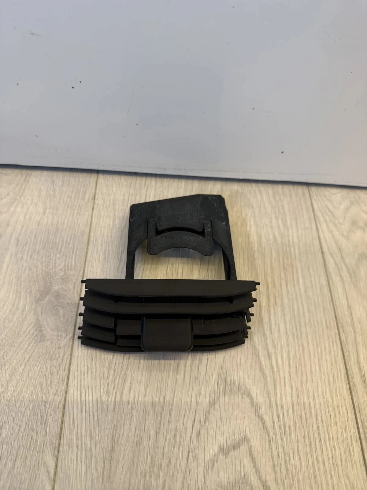 Cup holder kompatibilan sa BMW E90 – ventilacija - fotografija 3