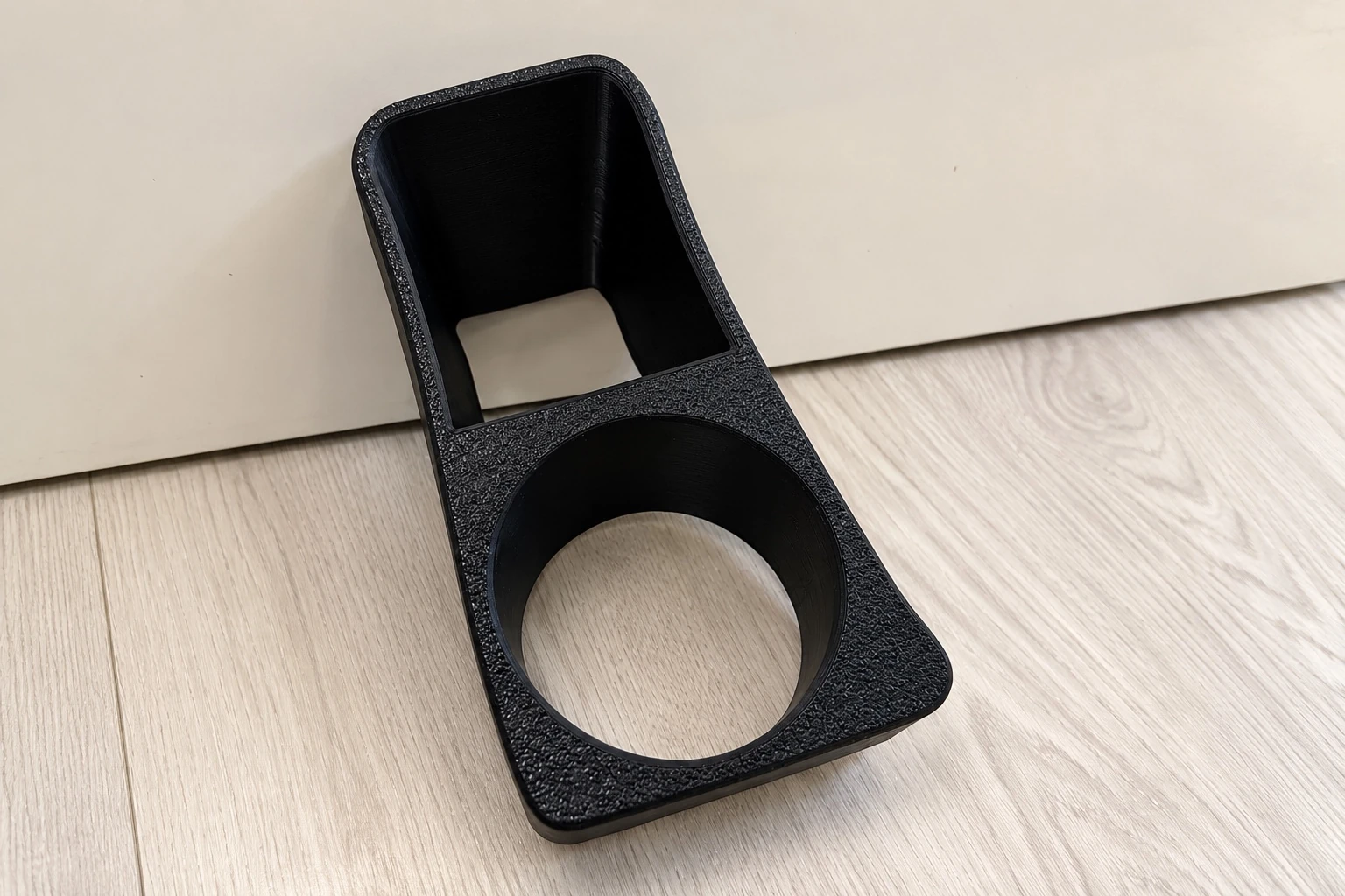 Držač za čaše (cup holder) kompatibilan sa BMW E90 / E91 – fotografija 2